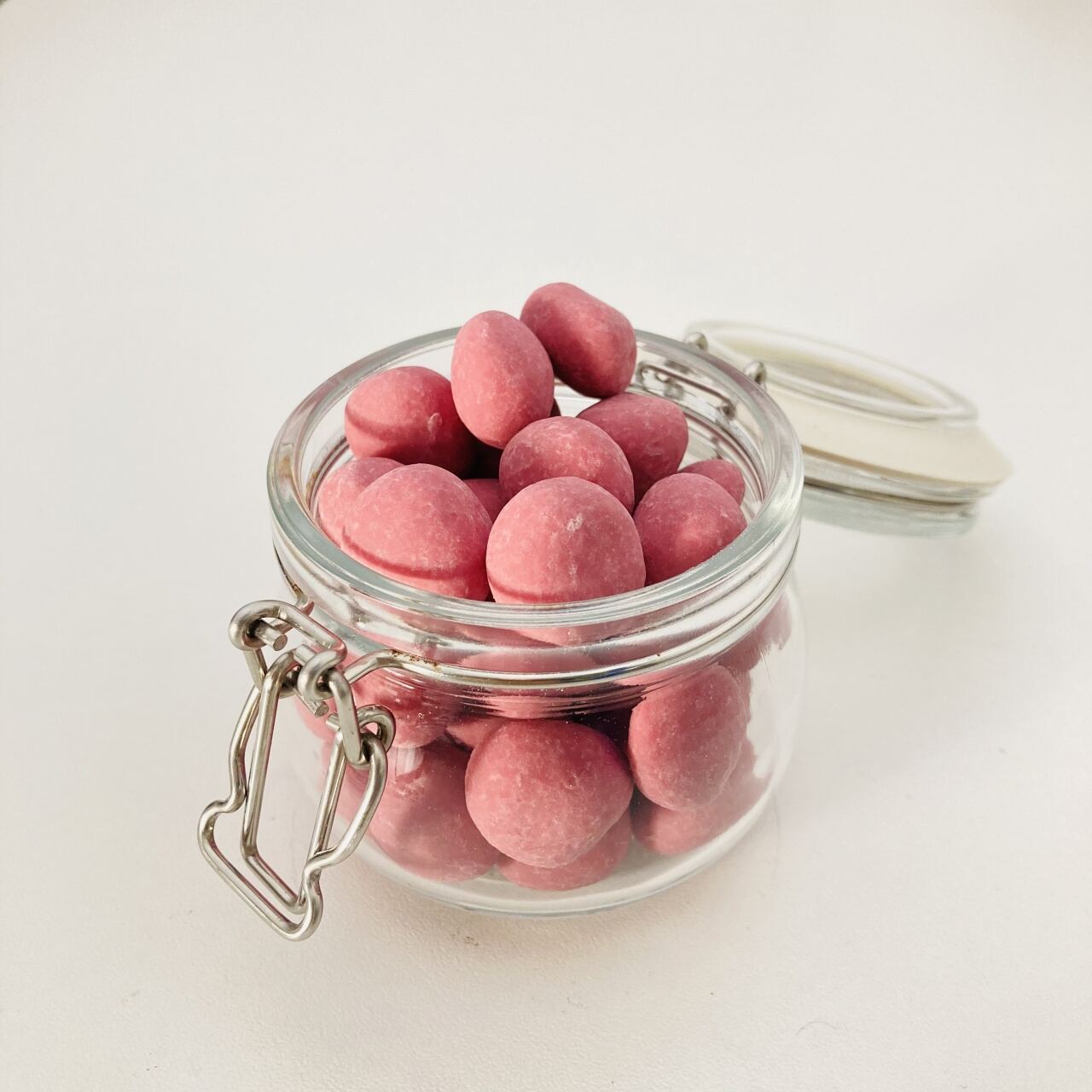 Nasik - Finomságok - Joghurtos fehércsokis meggy - rendelj a Menő-jövő webáruházból