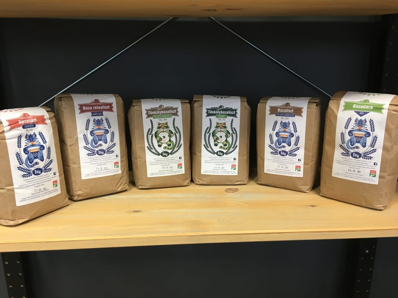 Gabonafélék és hüvelyesek - Garat búzaliszt BL 200 teljes kiőrlésű   - rendelj a Menő-jövő webáruházból