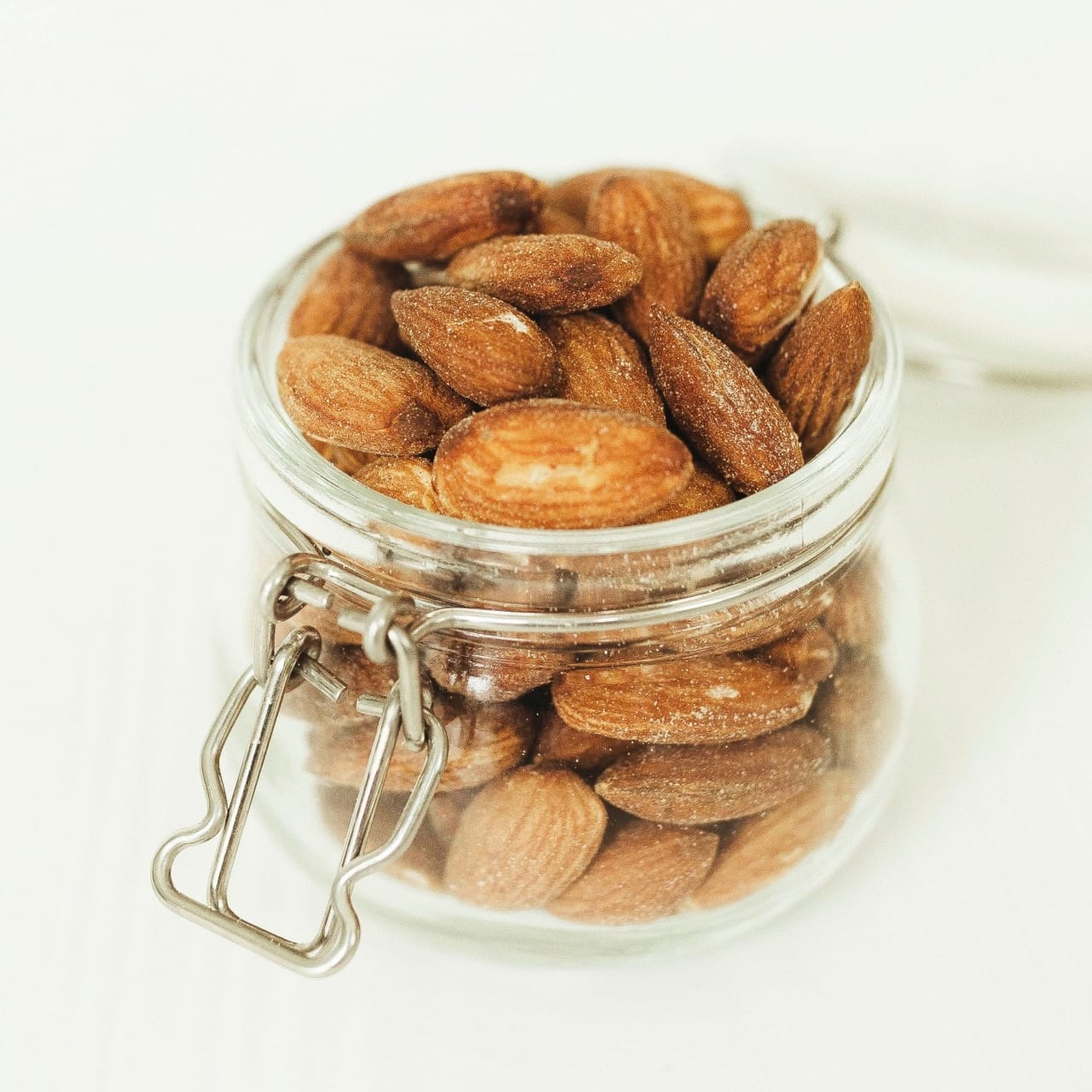 Magok és Aszalványok - Sós pörkölt mandula - rendelj a Menő-jövő webáruházból