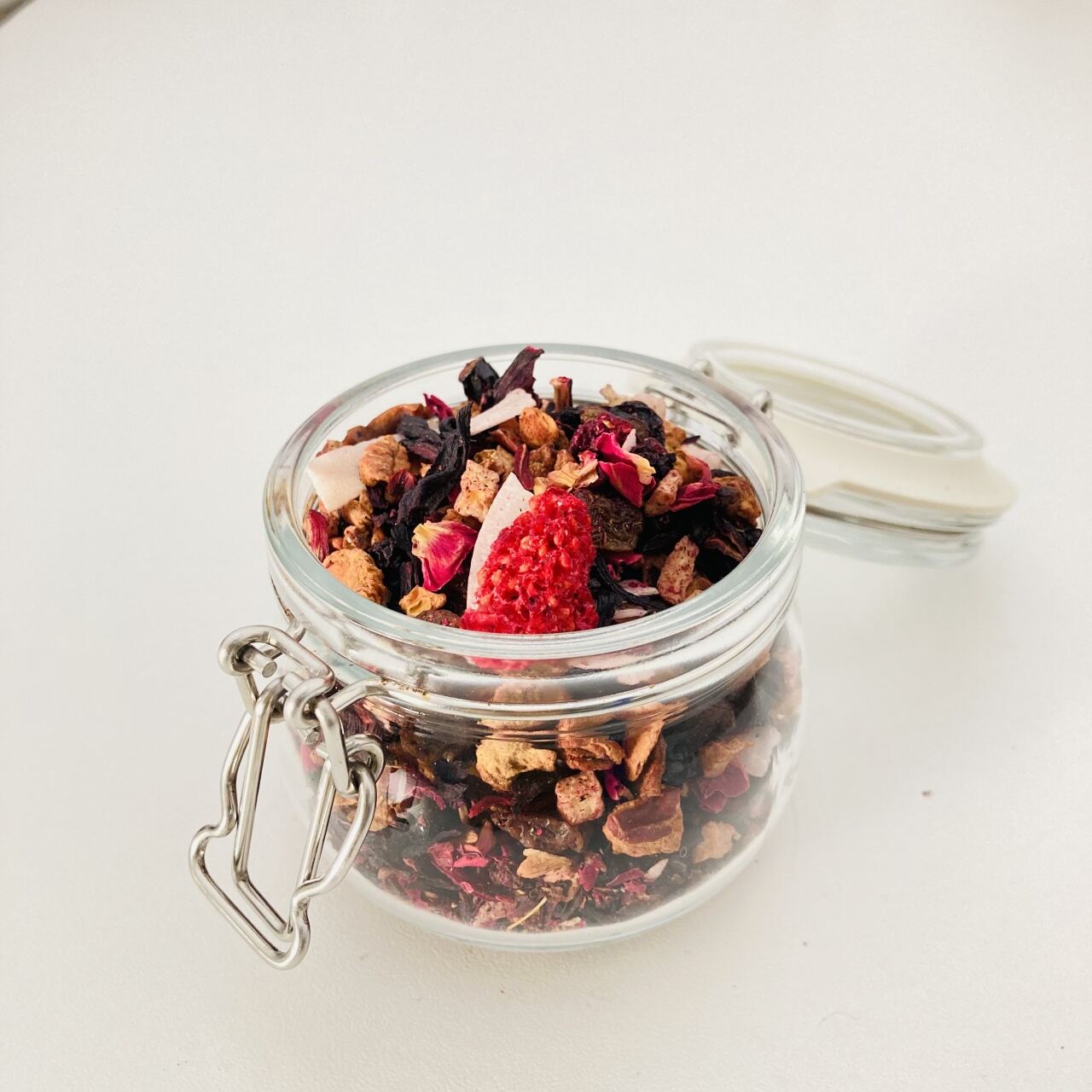 Tea & Kávé - Garden magic gyümölcstea - rendelj a Menő-jövő webáruházból